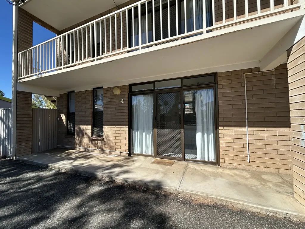 2 BEDROOM 1 BATHROOM UNIT IN SMALL COMPLEX IN GILLEN