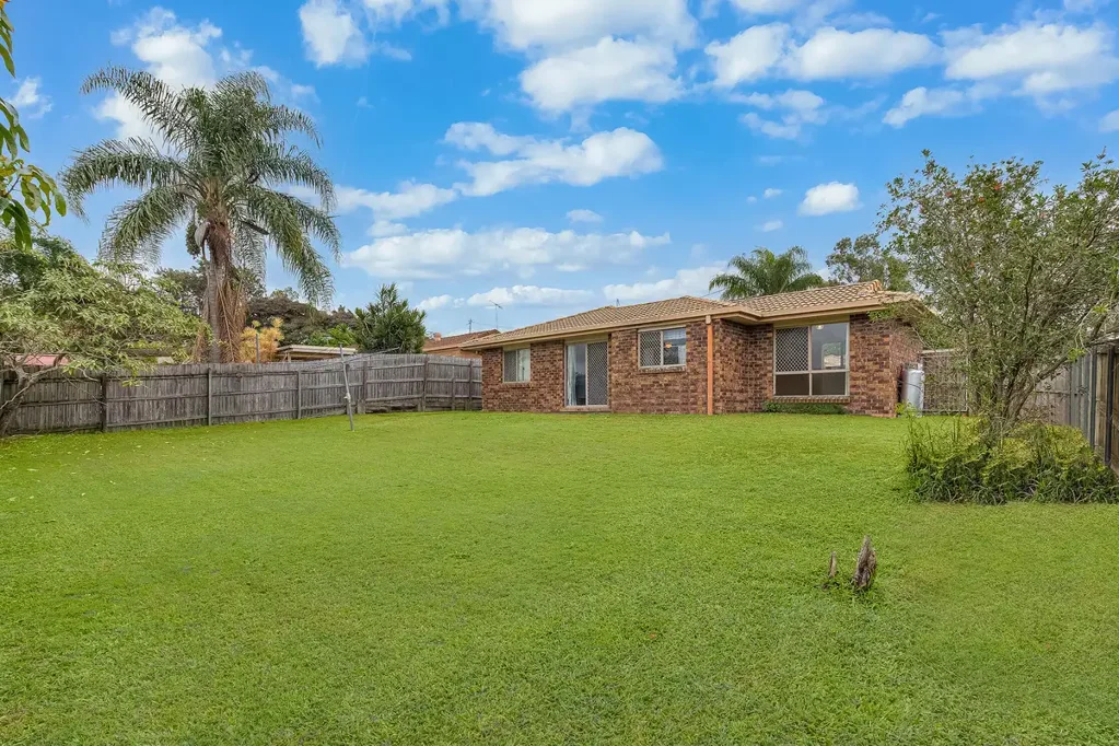 Boronia Heights 3ਬੈੱਡਰੂਮ Best Offer Will Be Considered By 20 July -  on this Investment Property With Room For A Granny Flat