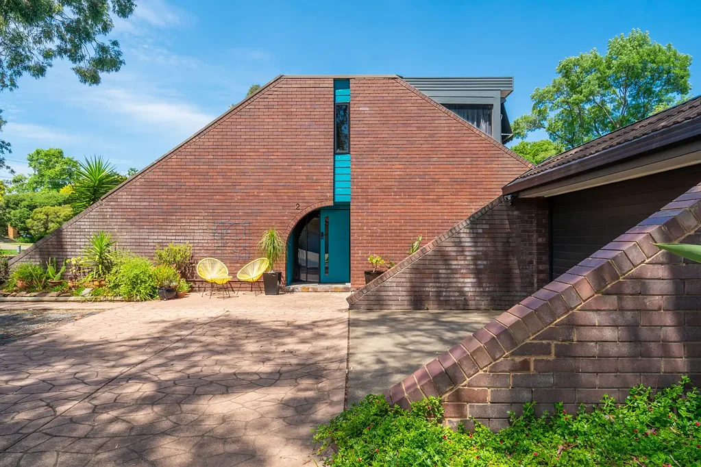 2 Paisley Street, Lake Albert, NSW 2650