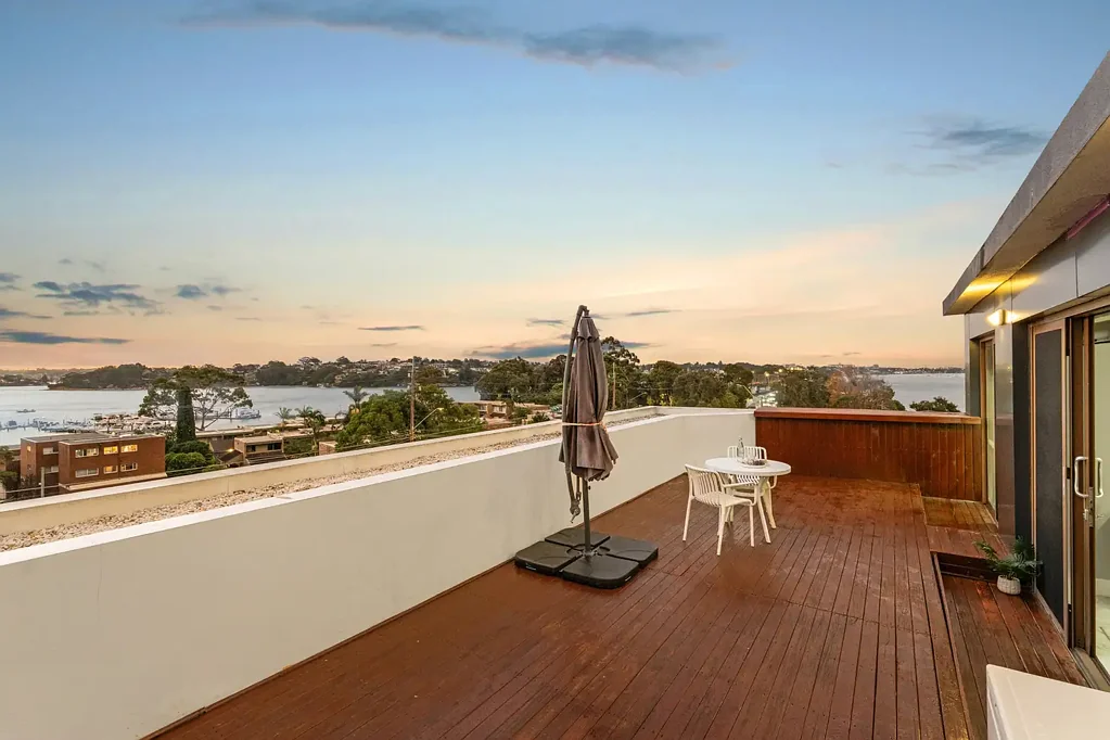 Sylvania 2 Bedroom Stunning Water Views