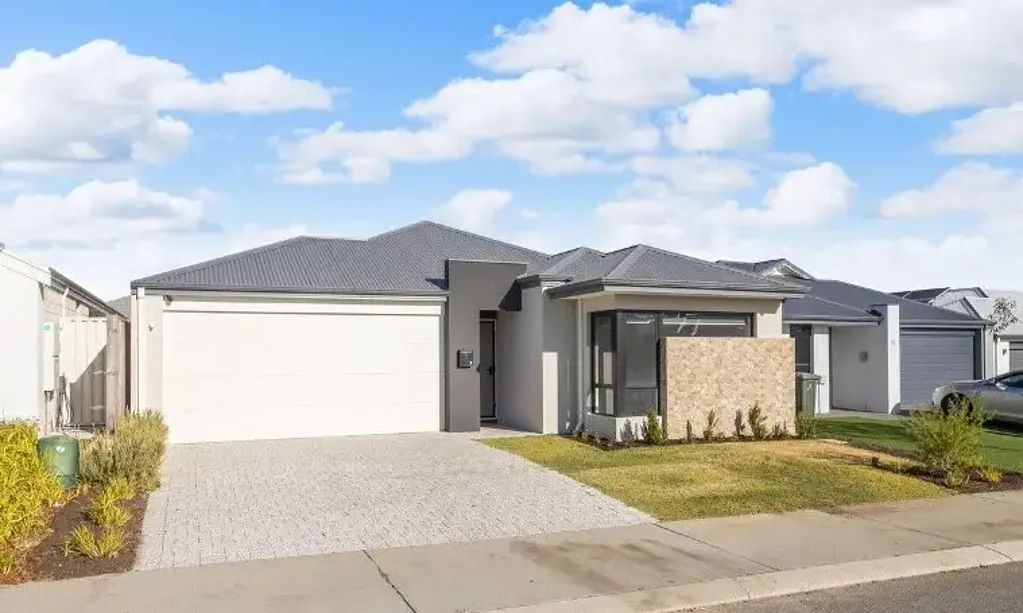 Modern 4x2 in Annies Landing