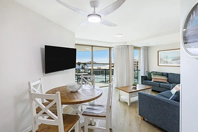 Mooloolaba 2कमरा YOUR NEW HOLIDAY HOME AWAITS!