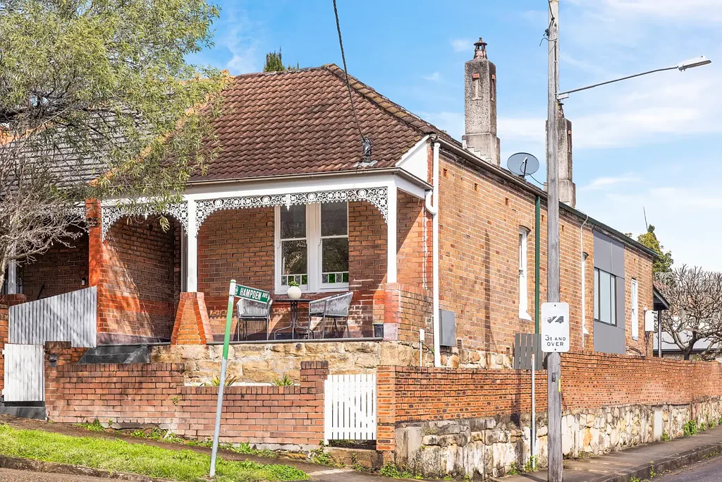 Marrickville 3ห้องนอน Classic & modern style in prized lifestyle location