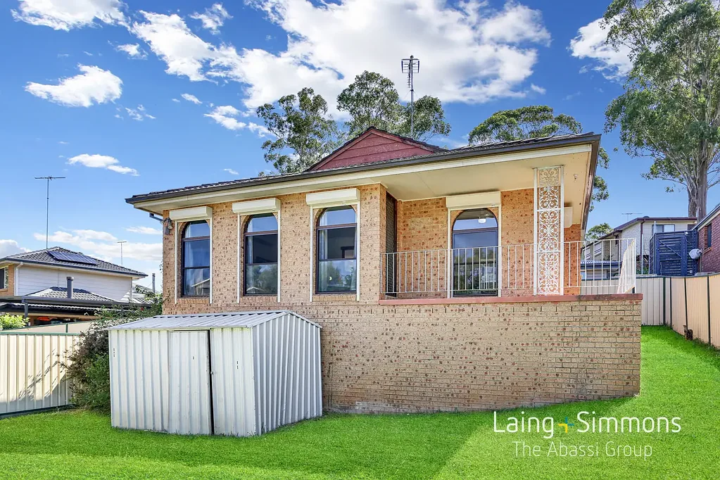 Spacious Family Home in Quiet Cul-De-Sac Location!