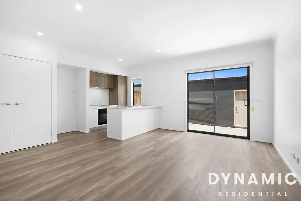 Moderm Home In Perfect Location!