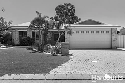 8 Luton Court, Erskine