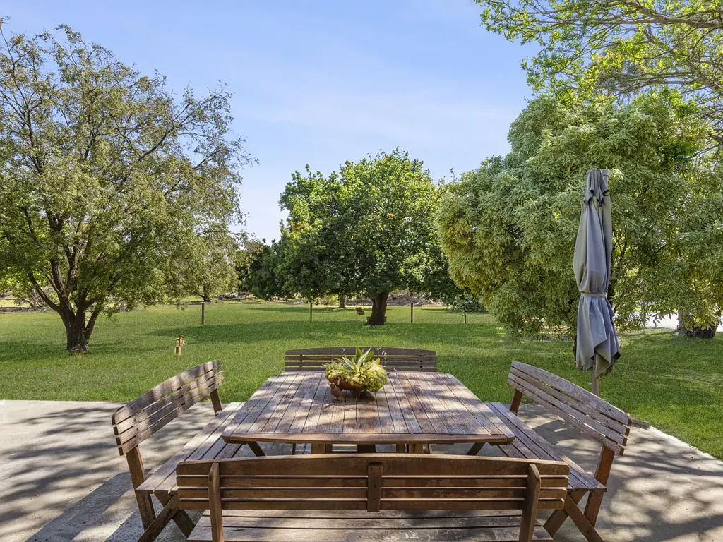 Freshwater Creek A Captivating Country Escape On 13.5 Acres