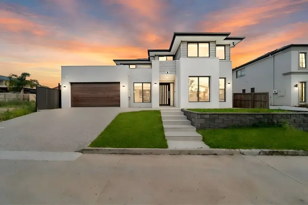 Stretton 5房  建筑卓越与日常奢华的交汇 - 斯特雷顿最佳近新住宅  Where Architectural Excellence Meets Everyday Luxury - Stretton's Finest Near-New Residence