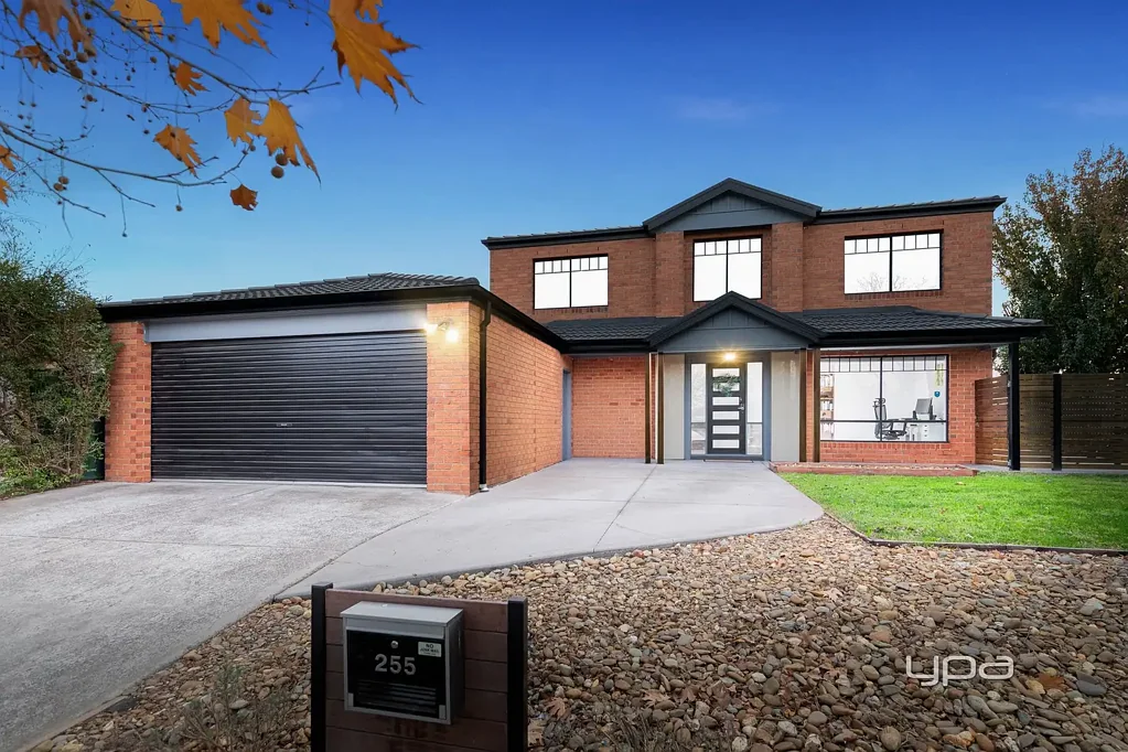 255 Westwood Drive, Burnside, VIC 3023