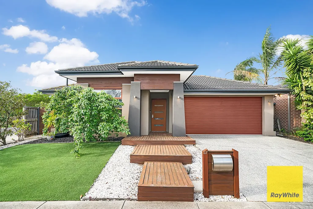 Ultimate Convenience and Contemporary Design in Point Cook