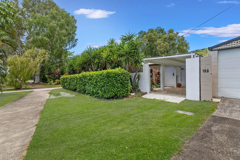 1/121 Kamerunga Road, Freshwater, QLD 4870