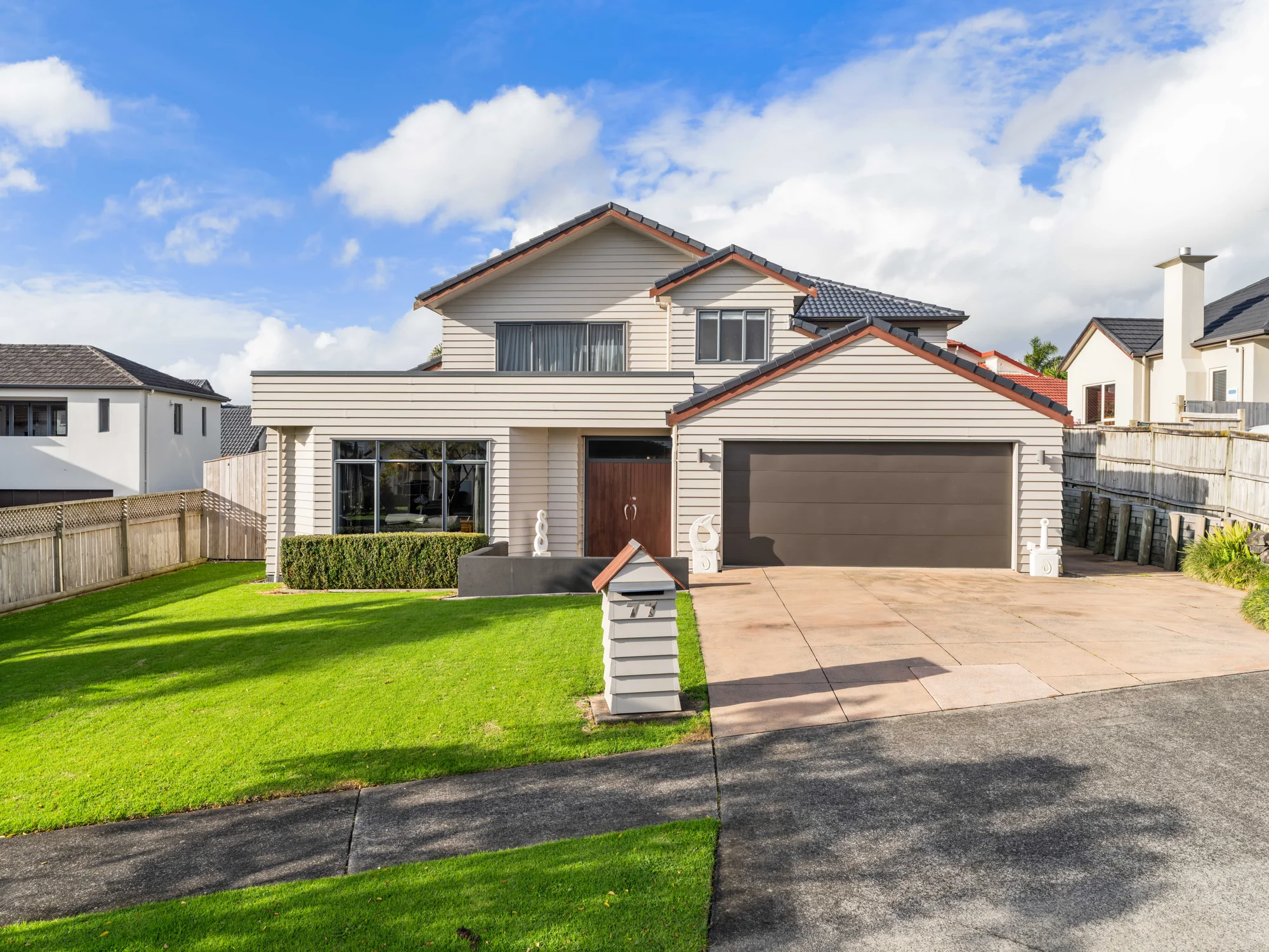 The Gardens 5 Bedroom Priced To Sell!