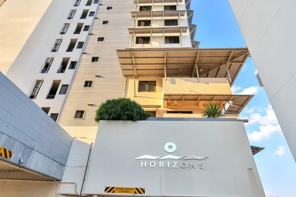 ** 6 MONTH LEASE ** Fully Furnished & Equipped