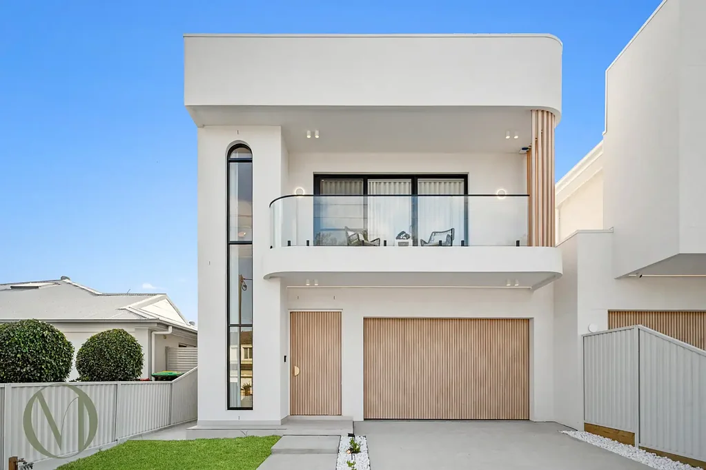 Moorebank 5 Slaapkamer Architecturally Designed. Luxuriously Finished. Built to Impress. Exceptional Design in an Unbeatable Location.