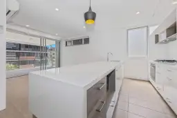 10208/16 Edmondstone Street, South Brisbane