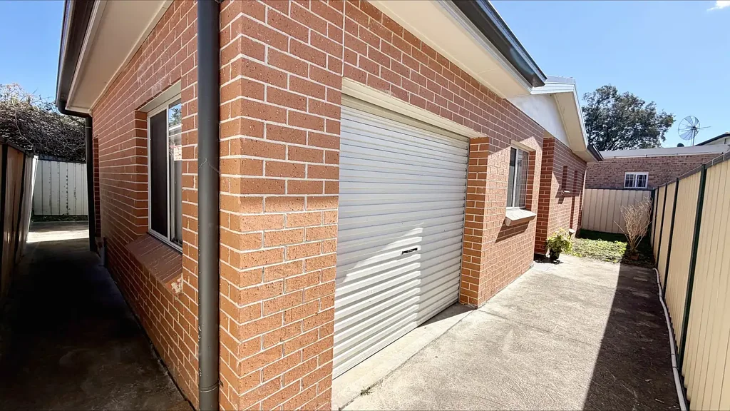 Renovated Modern Style Granny Flat within distance !