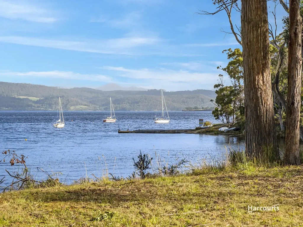 Deep Bay 3 Bedroom Bayside Living on 2 Titles