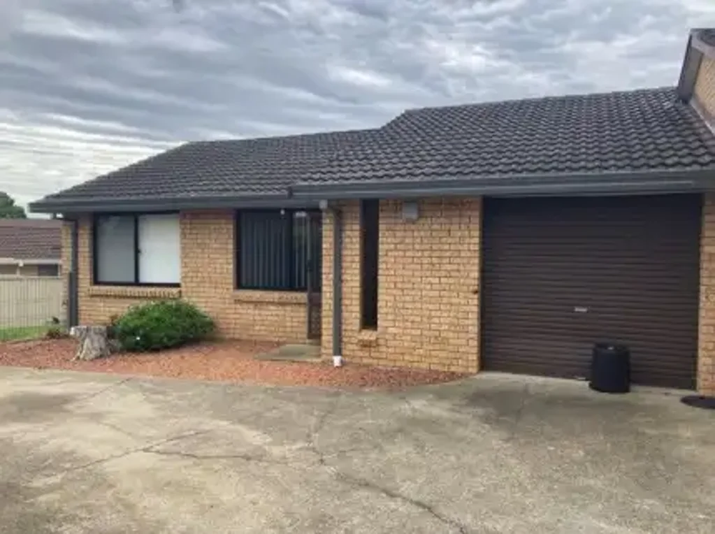 Modern & Low Maintenance Villa in Convenient Penrith Location