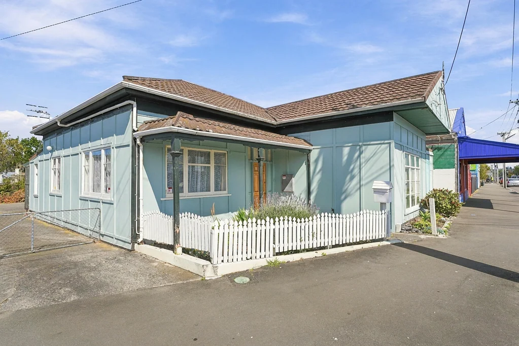 Whanganui East 4 Bedroom Big on space, garaging and potential