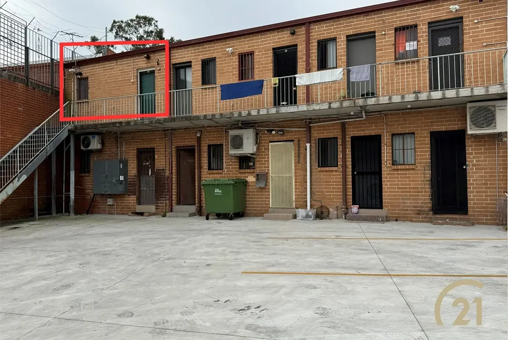 Well Kept, Two Bedroom Unit!