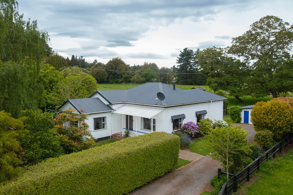 Waituna West Rural Oasis 6.7ha 10 Titles Selling Well Under R.V