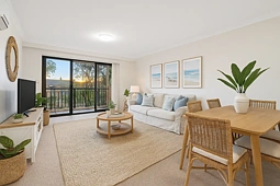 24/1 Batley Street, Gosford