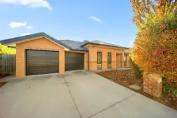 27 DONOGHOE CRES, Queanbeyan East