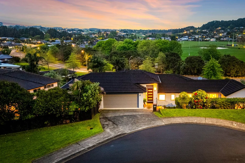 Pukekohe 5房  Estate Auction: MUST SELL Opportunity