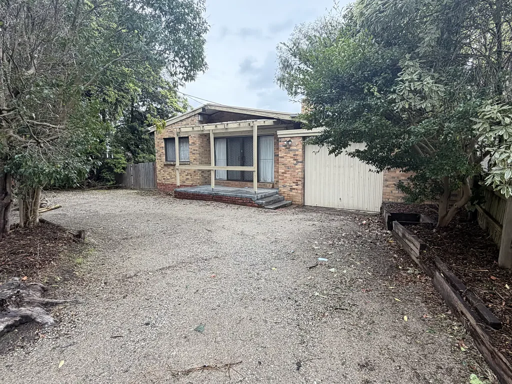 Family Home in Coveted Court Location