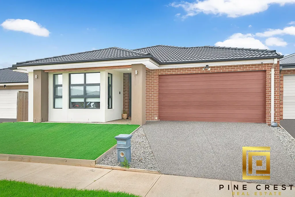 Wyndham Vale 4房 步行即达学校 448平地块 4卧双车库 石材台面 低维护庭院 精致石材厨台 Exceptional Living:  Location, Luxury, Comfort, Elegant Design - All in One Home