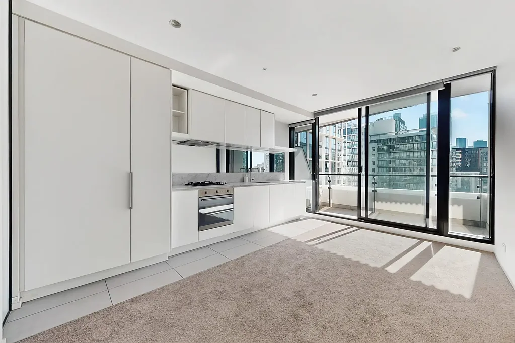 Stunning One Bedroom - Botanical Gardens & Albert Park a Stones Throw Away | Besser+Co
