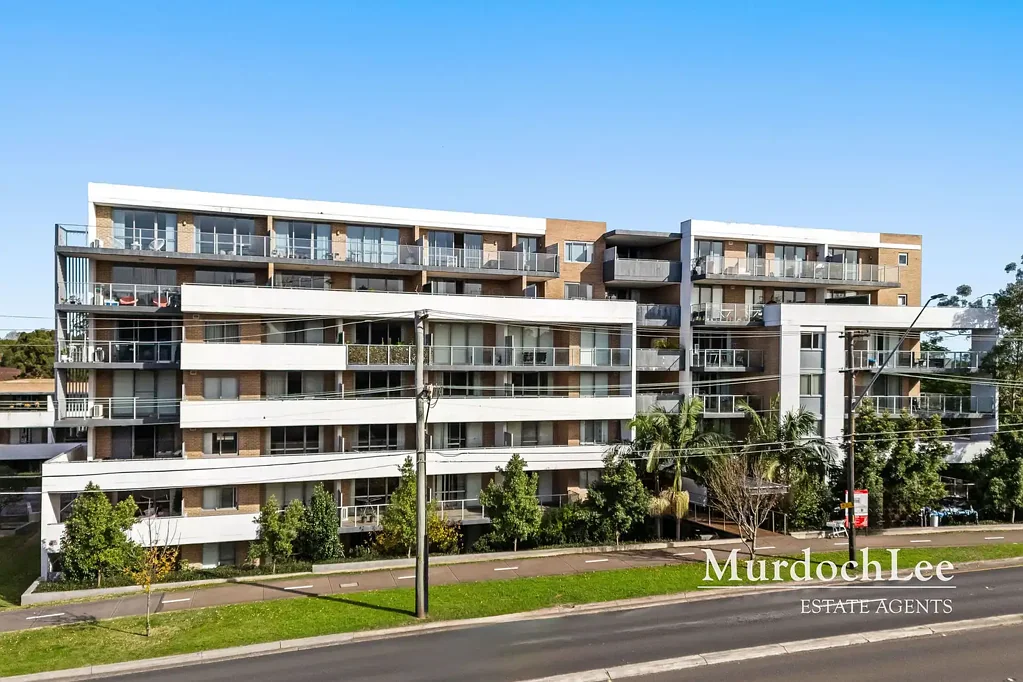 Baulkham Hills 2 Bedroom Easy & Convenient Living with Spacious Front Yard | Walk to Grove Square & Buses