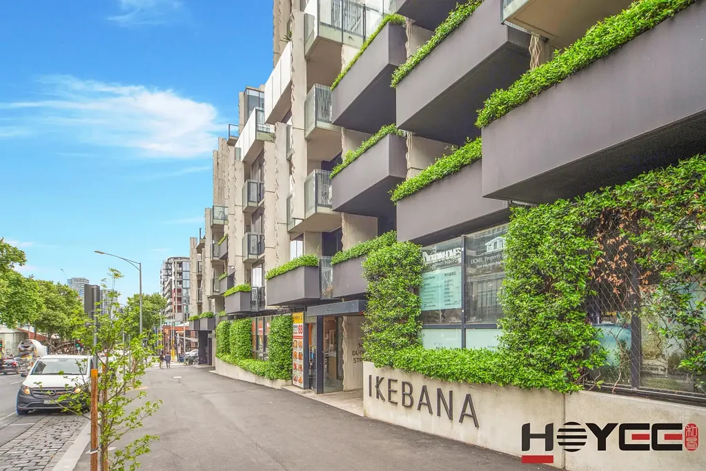 West Melbourne 1房 获奖设计建筑 日本灵感绿洲 开放式木地板厨房石台面 顶层花园BBQ karaoke 住家首选 Ikebana Apartments: A Sanctuary of Style in West Melbourne