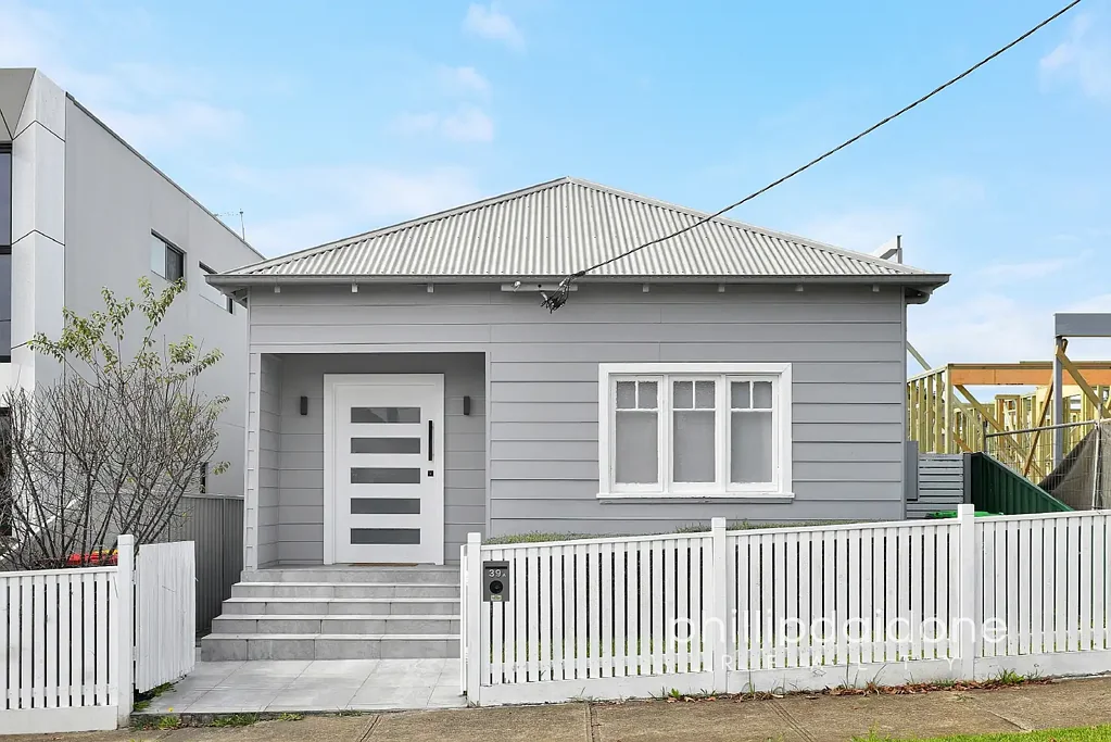 COZY 3 BEDROOM FAMILY HOME