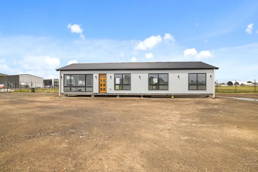 Sale 3 Bedroom WOW! What An Opportunity!