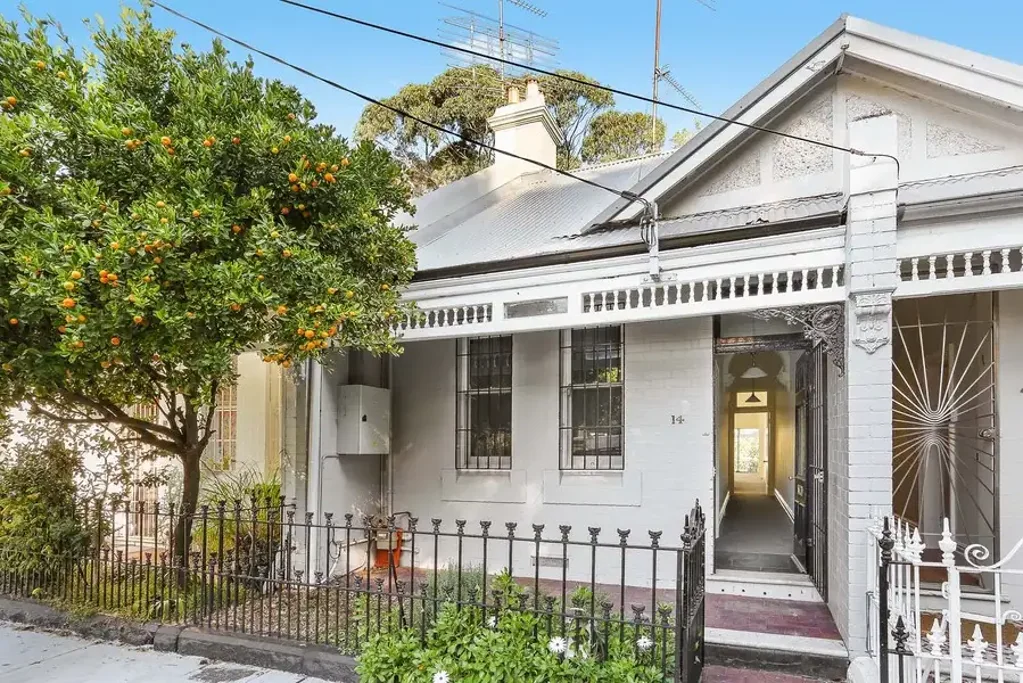 Beautifully Renovated Terrace Home in Quiet Cul-De-Sac- Pets Welcome
