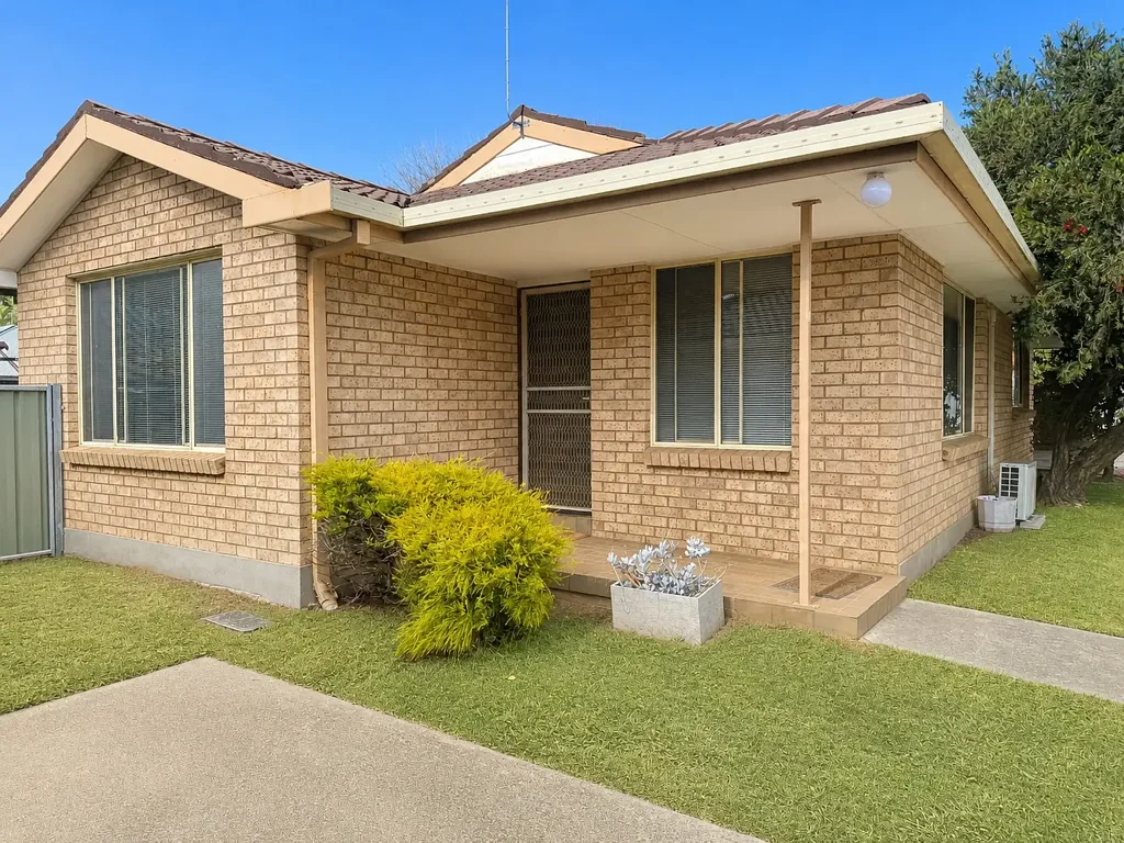 Comfortable 2-Bedroom Unit in Quiet Location