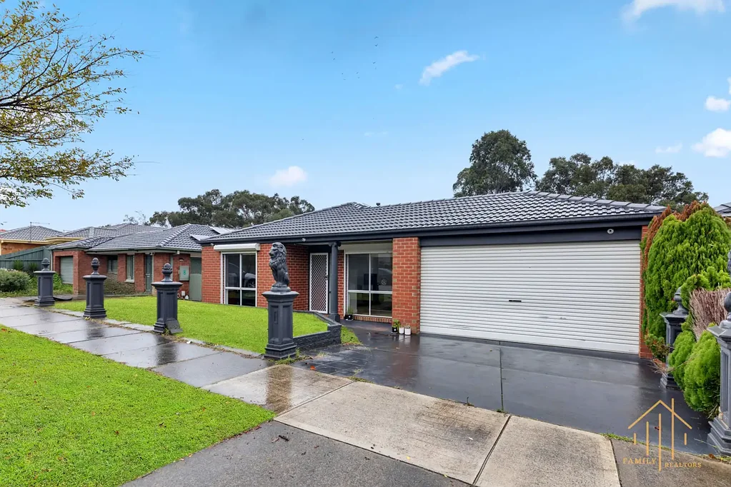 Hampton Park 4 Bedroom Prime Hampton Park Opportunity on 490m²
