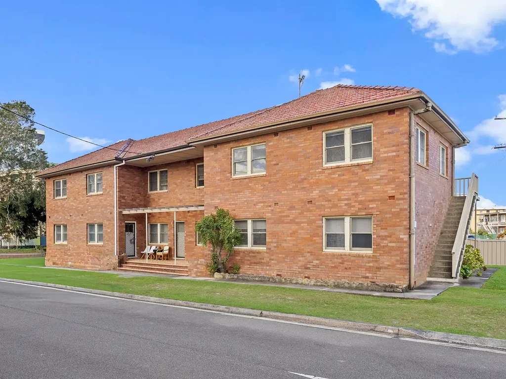 Easy Living by the Coast - 2 Bedroom Renovated Unit
