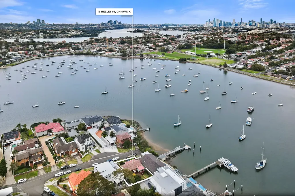 Chiswick 3部屋 Prime Development Opportunity in Sought-After Chiswick