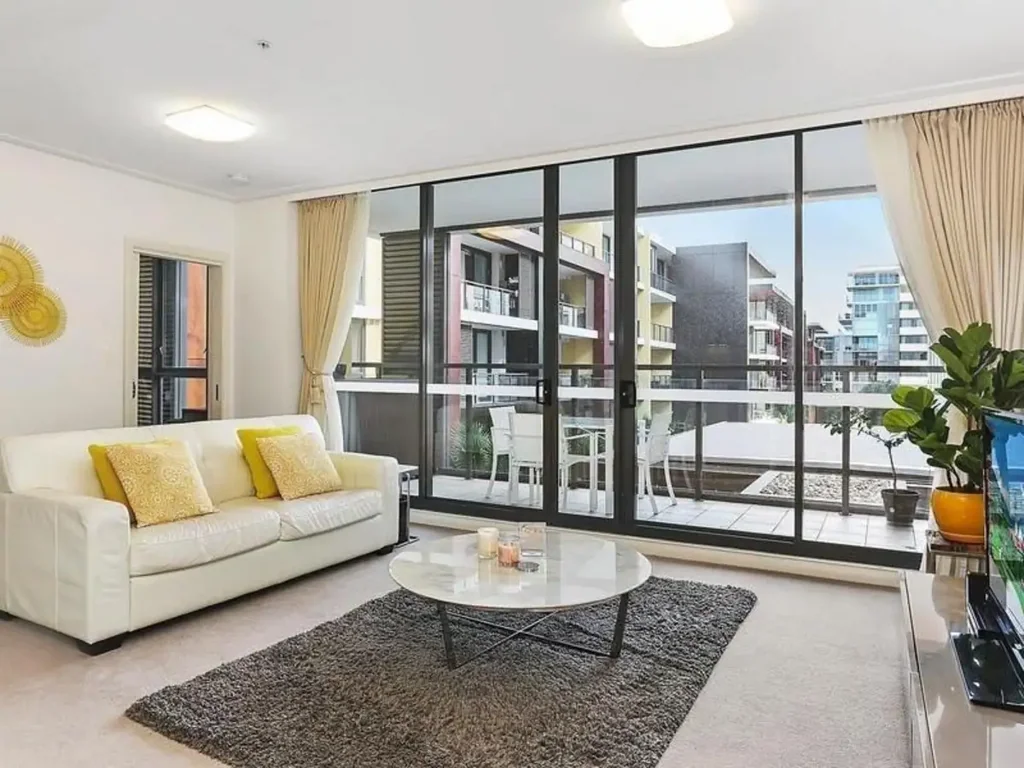 SPACIOUS ONE BEDROOM APARTMENT!