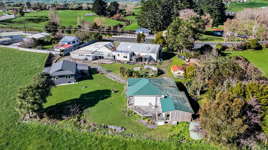 Eltham High profile rural zoned site with large storage