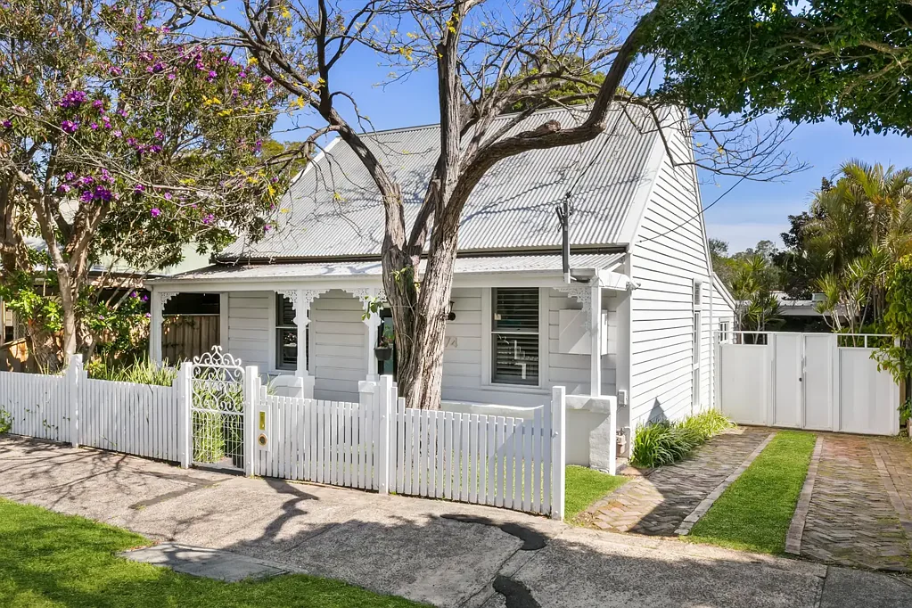 Leichhardt 4ਬੈੱਡਰੂਮ Immaculate Freestanding House on 376sqm block
