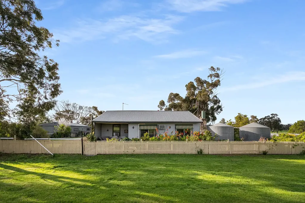 Mundulla 3ਬੈੱਡਰੂਮ Charming Cottage on Acreage – Perfect for Lifestyle Buyers