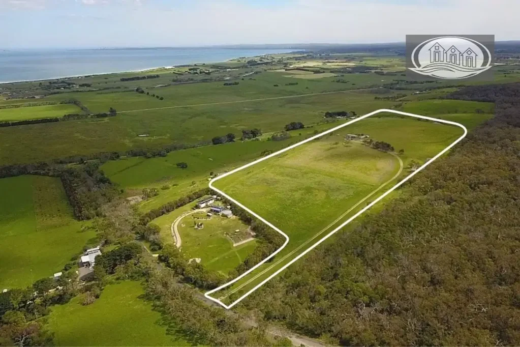 Narrawong 1कमरा Hillside Acreage with Ocean Views