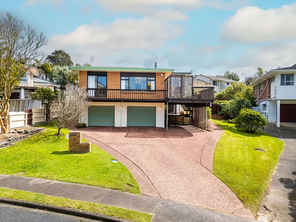 Mairangi Bay 3 Slaapkamer Calling Developers & Dreamers, 1st Time in 50+Yrs!