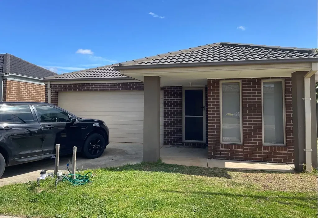 FAMILY HOME IN PRIME LOCATION!!