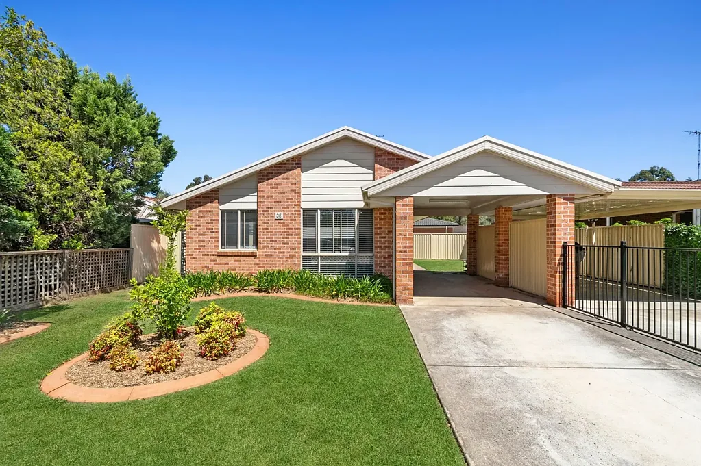 38 & 38A Bounty Crescent, Bligh Park, NSW 2756
