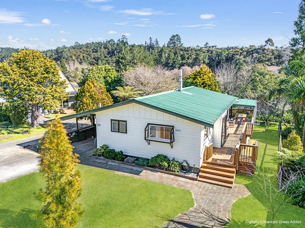 Whangamata 2Moenga Coastal Ease with Endless Potential