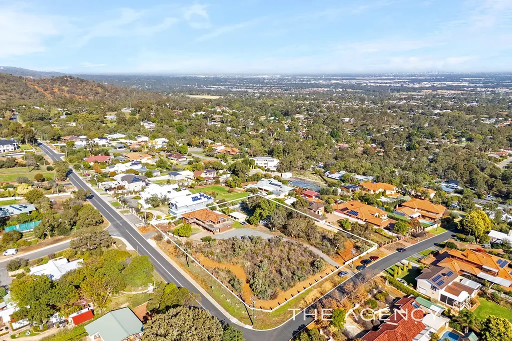 Swan View 4Phòng ngủ Be "King Of The Hill" or Secure a Superb Landbank Blue Chip Investment - Your Choice!